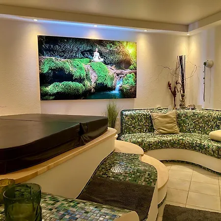 Luxurioeses Haus Mit Pool Wellness Sauna Entspannungsraum