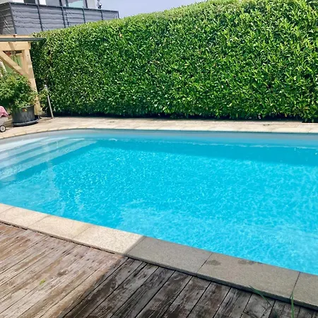 Luxurioeses Haus Mit Pool Wellness Sauna Entspannungsraum