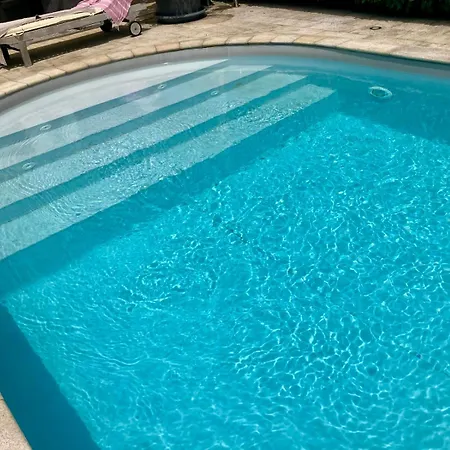 Luxurioeses Haus Mit Pool Wellness Sauna Entspannungsraum