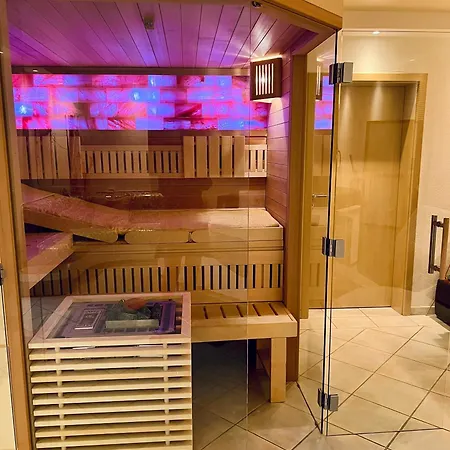 Luxurioeses Haus Mit Pool Wellness Sauna Entspannungsraum *