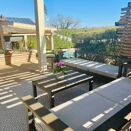 Luxurioeses Haus Mit Pool Wellness Sauna Entspannungsraum